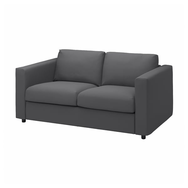 Moderne grå stof 2-personers sofa, stilrent design, komfortable hynder.