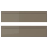 To brune skuffefronter i VOXTORP design, slanke og moderne med blank finish og integrerede greb.