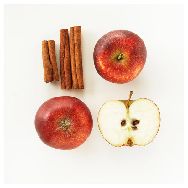 VINTERFINT apple candle: red, tin-plated steel, round, lid & handle, cotton wick.