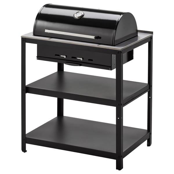Must GRILLSKÄR söegrill koos alusega; kuplikujuline kaas, metallist riiulid, sisseehitatud termomeeter.