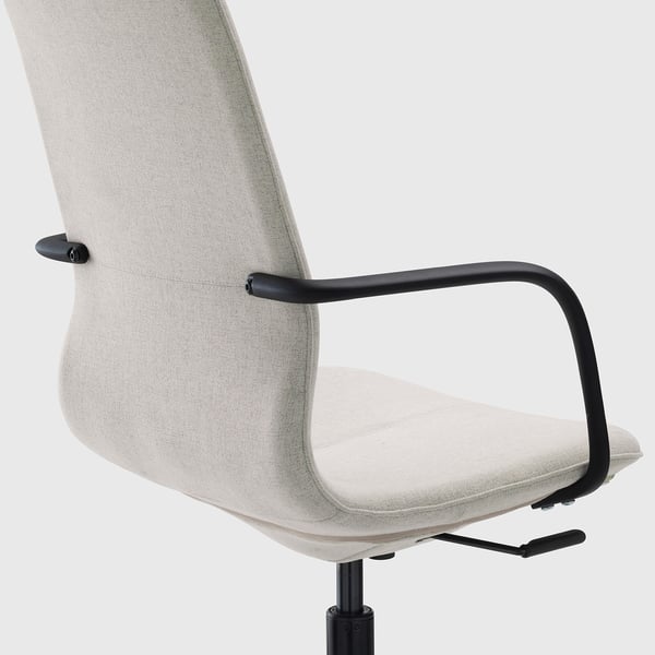 Kontoritoolid, käetugi ja kallutamise funktsioon. Reguleeritav kõrgus mugavuse tagamiseks.