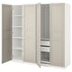 Valge ikea PAX avatud ustega riidekapp, mis paljastab reguleeritavad riiulid ja sektsioonid. Disain on klanitud ja minimalistlik.