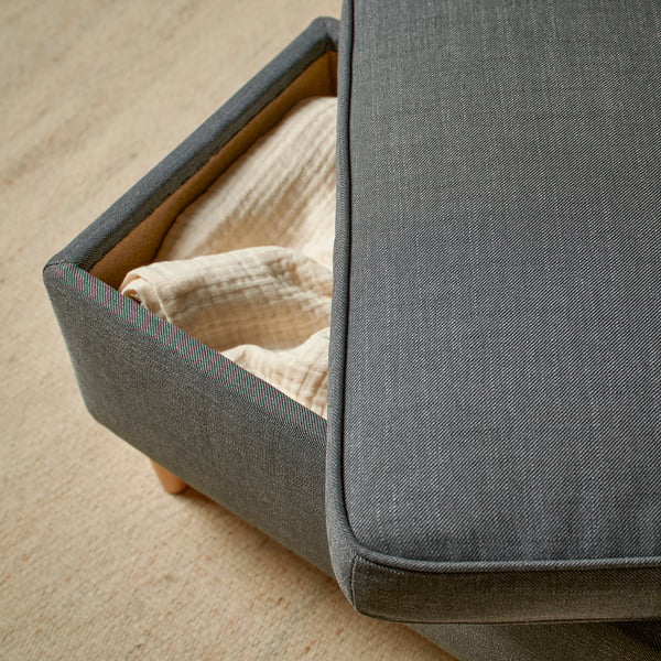 Hall tiibtool pehme, kõrge seljatoega ja sobiva jalatooliga, millel on eemaldatav, beež pehmendusega sisestus.