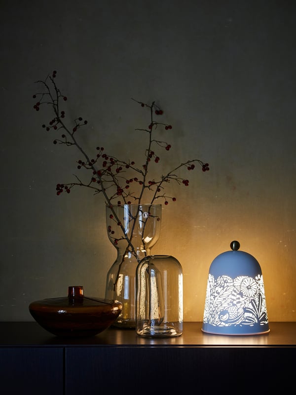 SOLSKUR مصباح طاولة LED, أبيض/لون نحاسي