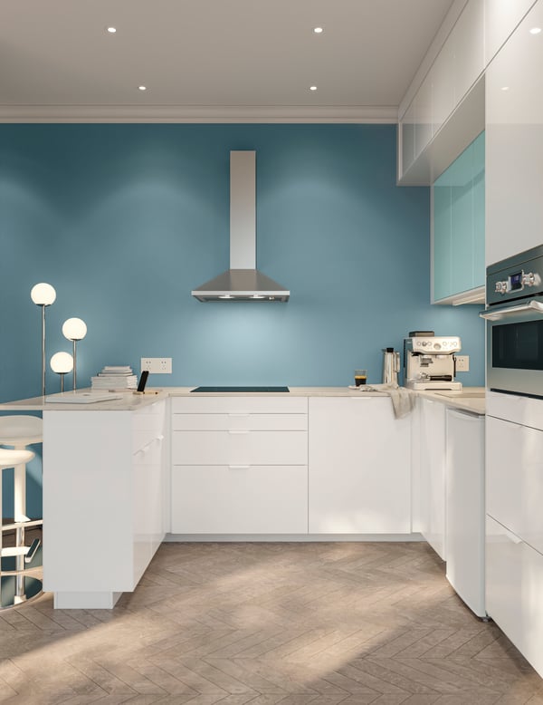 A high-gloss white RINGHULT door in the kitchen