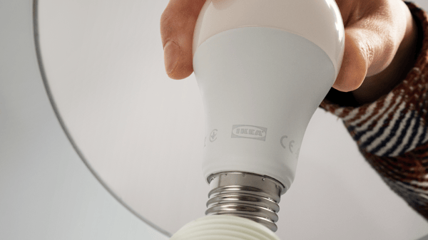 Kugla opal bela SOLHETTA LED sijalica E27 470 lm