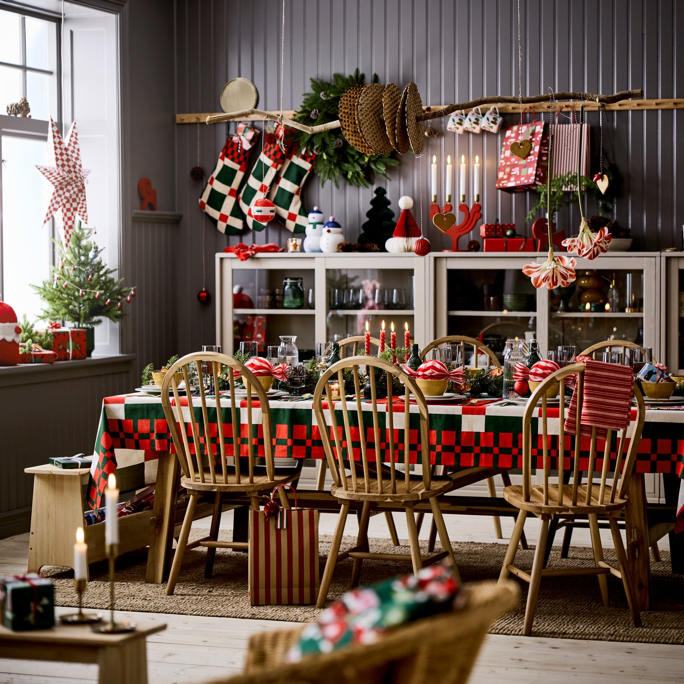 Een kunstmatige potplant voor binnen/buiten/kerstboomgroen VINTERFINT