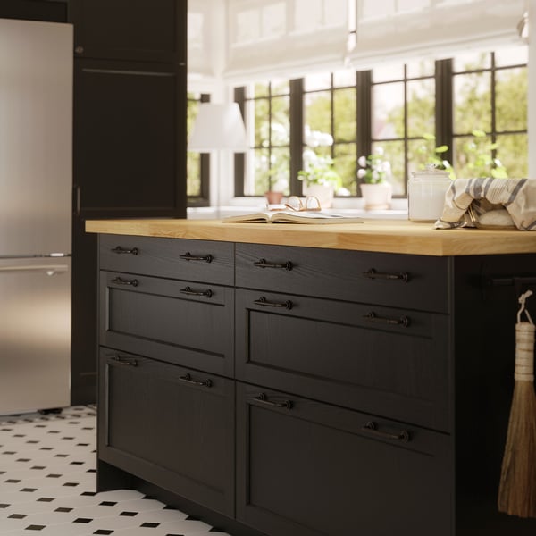 A stainless steel colour/counter-depth STJÄRNSTATUS french door refrigerator