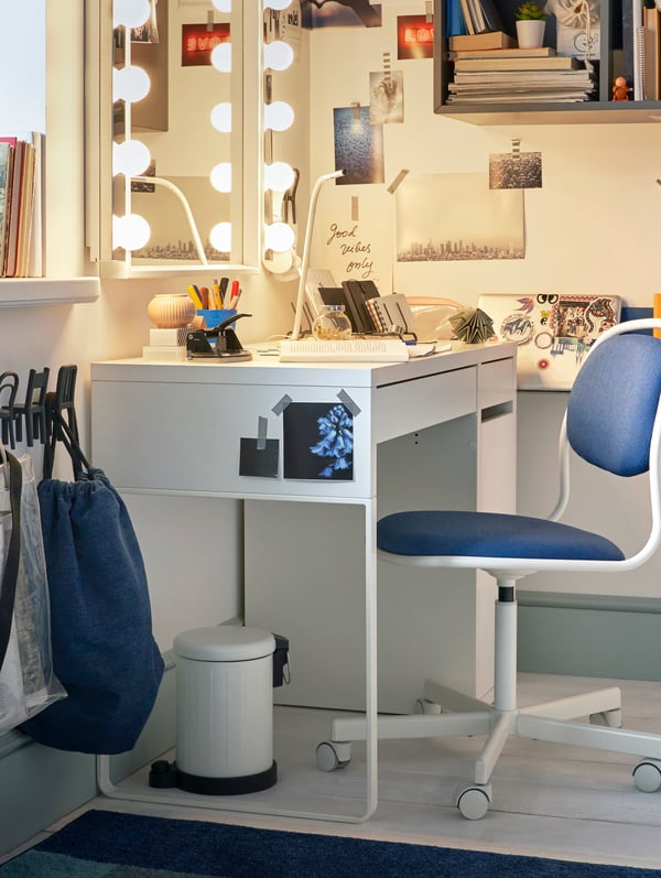 A white NISSEDAL mirror in the home office