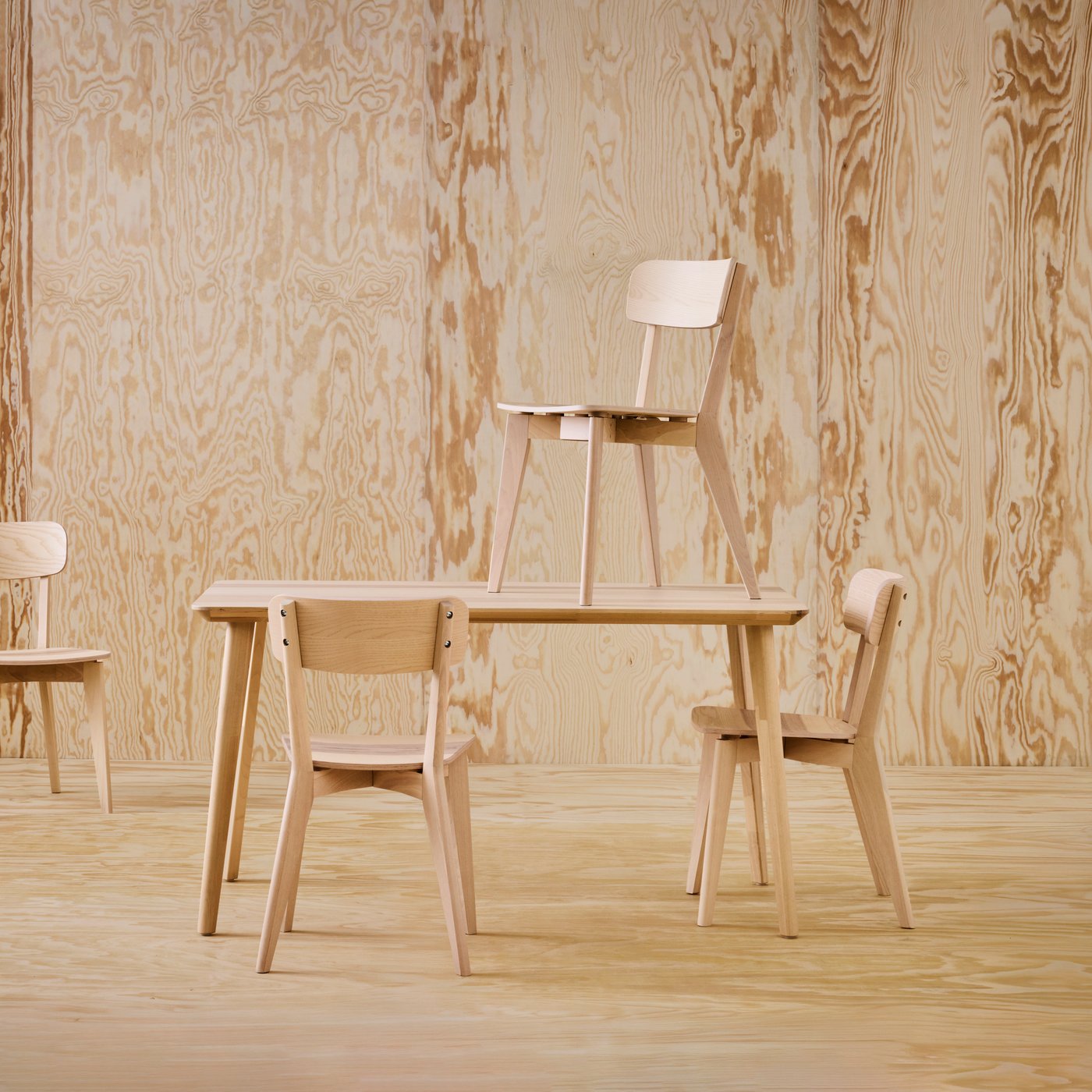 An ash veneer LISABO table
