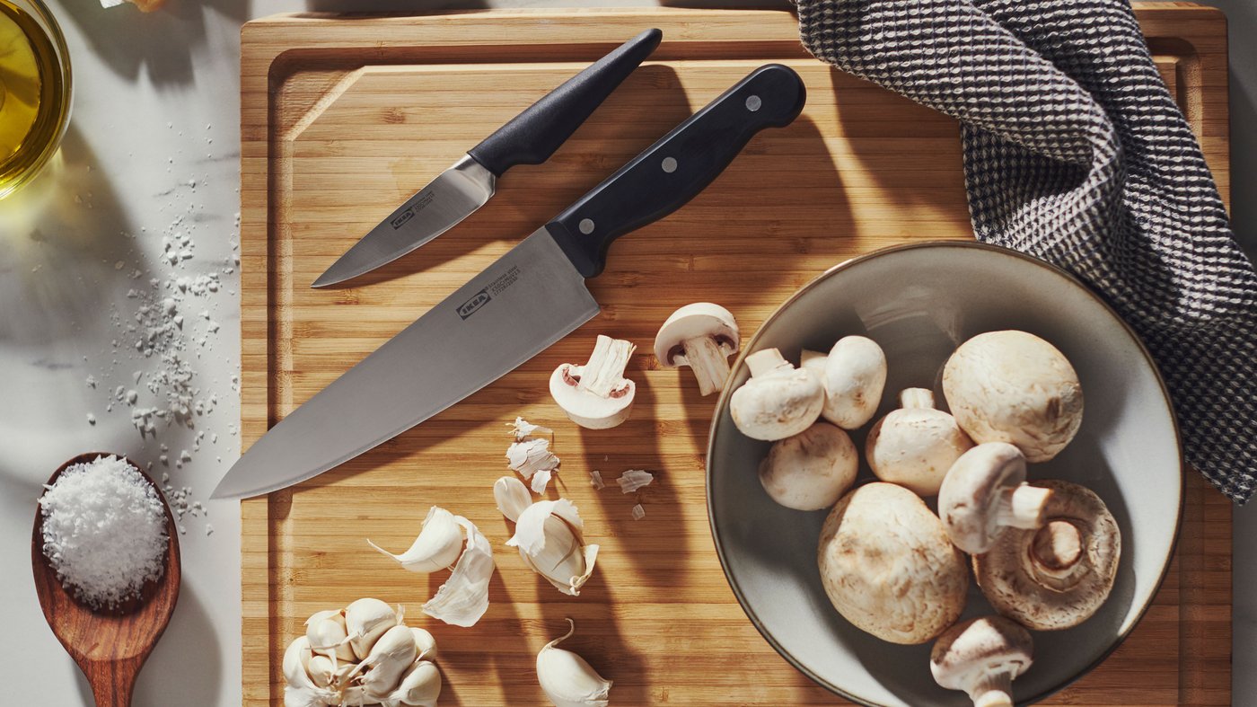 A bamboo APTITLIG butcher's block