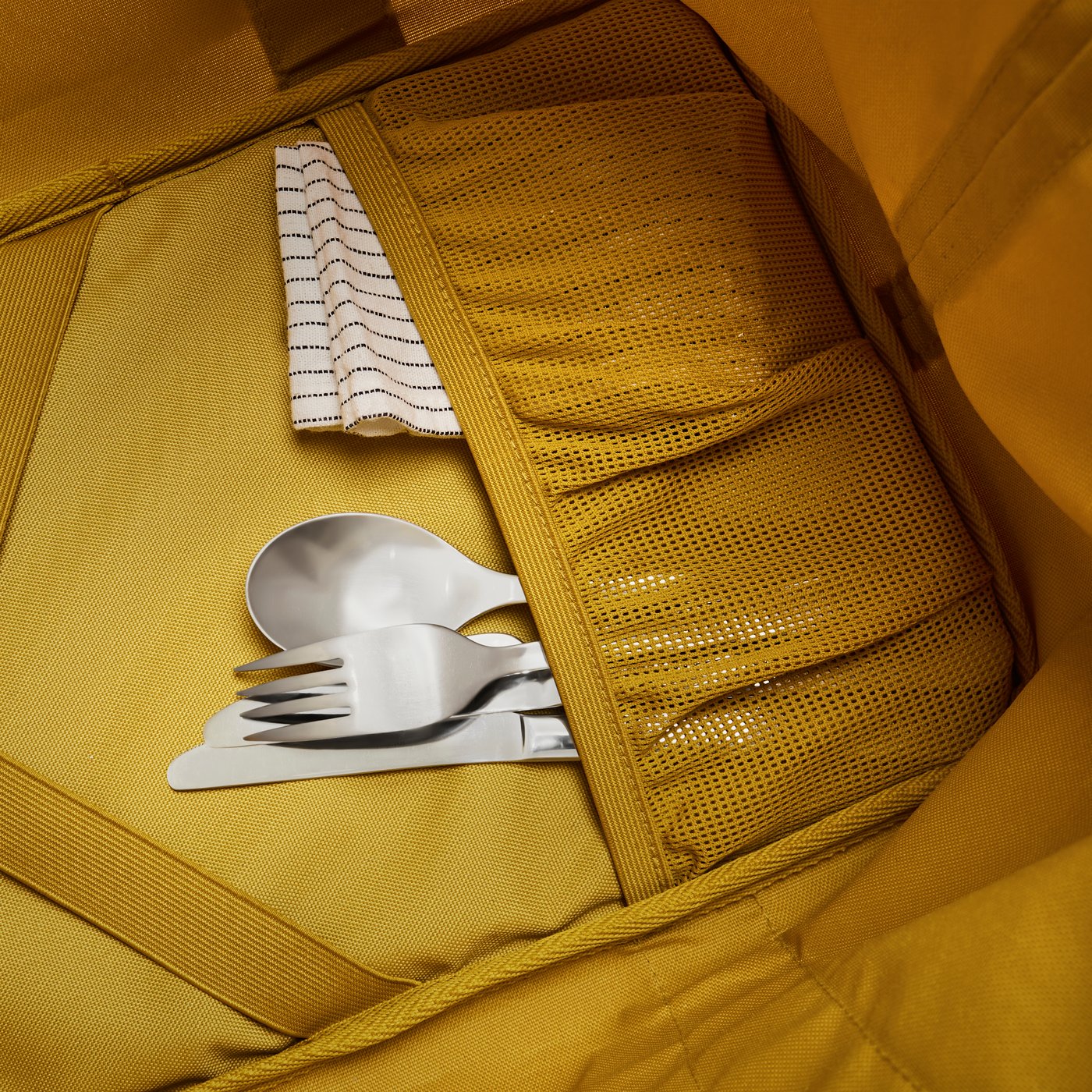 A KLOTPIL cooling bag