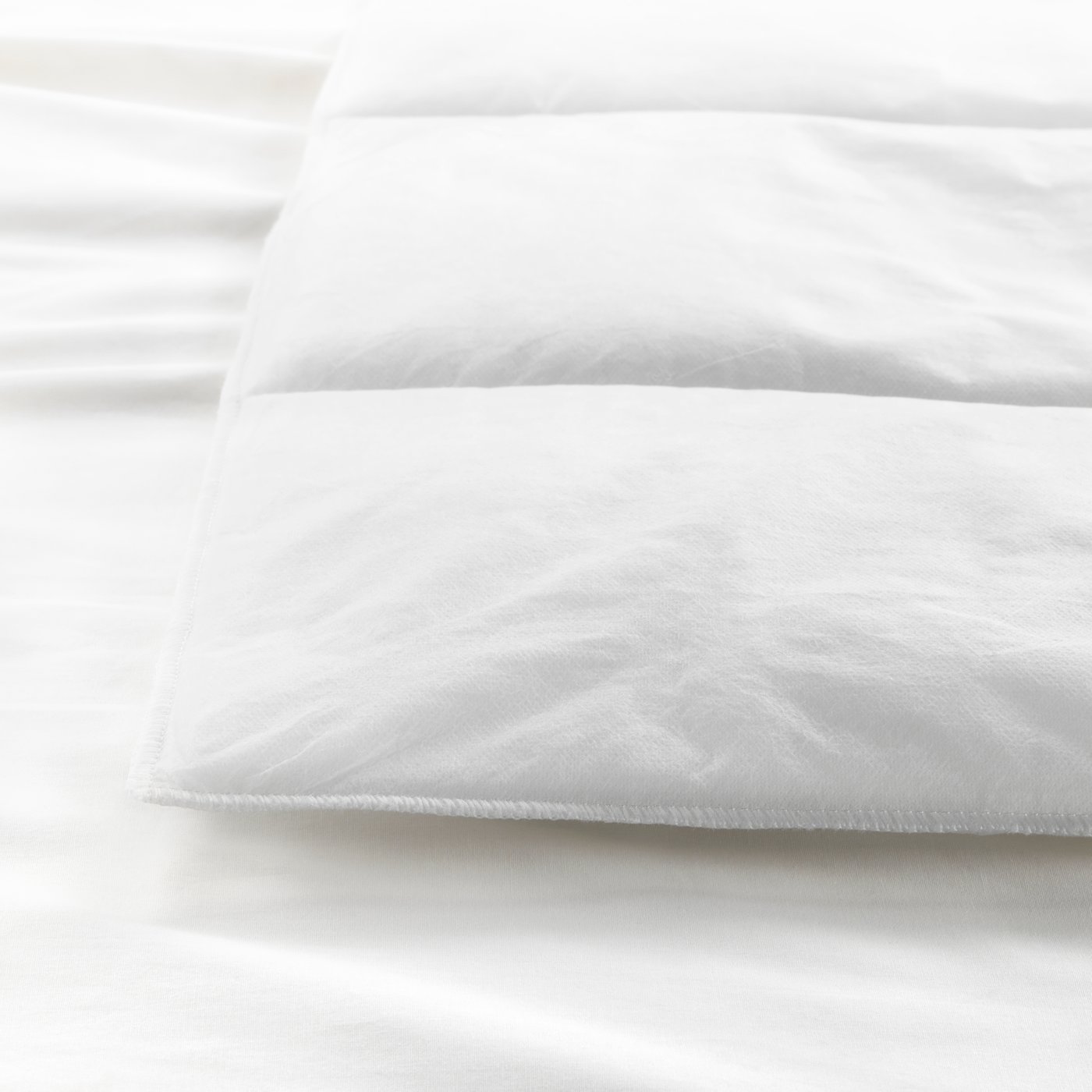 A SILVERTOPP duvet, light warm