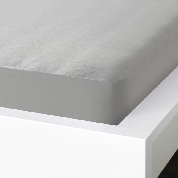 A grey BRUDBORSTE fitted sheet