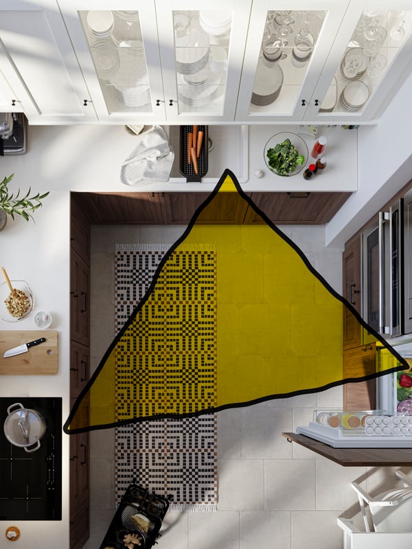 The corners of a yellow triangle mark a white HAVSEN inset sink, a black induction cooktop and a built-in refrigerator.