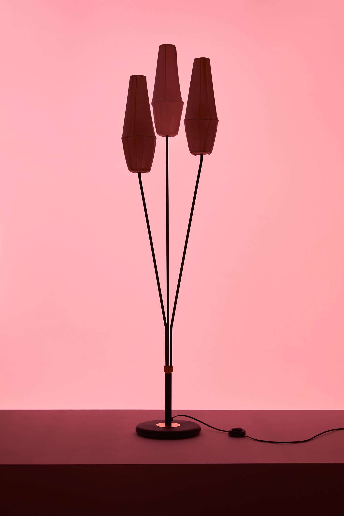 Eine KNÄSJÖ Lampe