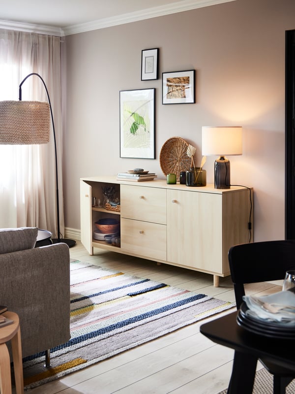 A handmade, multicolored BRÖNDEN rug with a low pile.