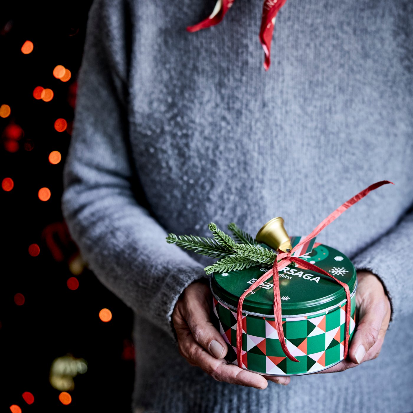 A bell-shaped gold-colour VINTERFINT tree ornament