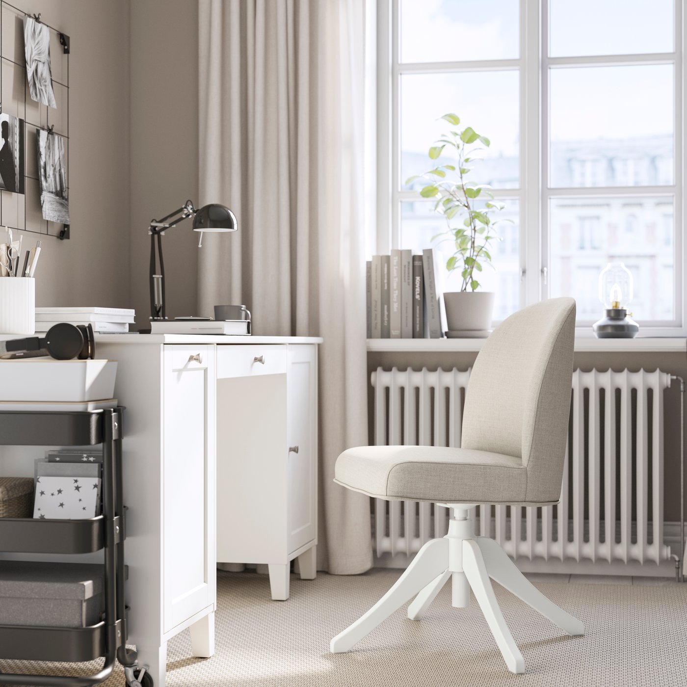A white/Kilanda beige ROSENTORP swivel chair