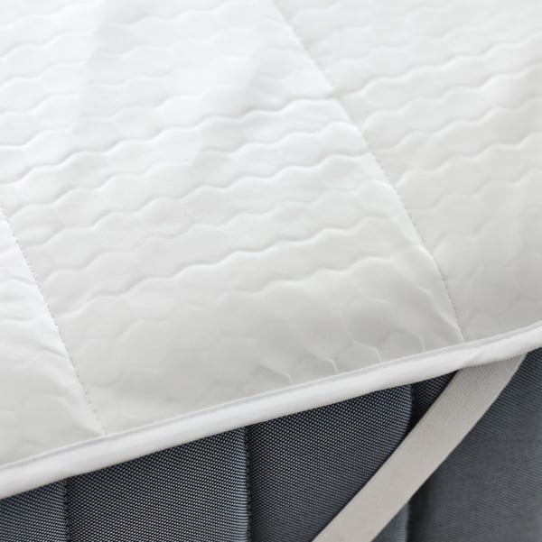 A ROSENVIAL mattress protector