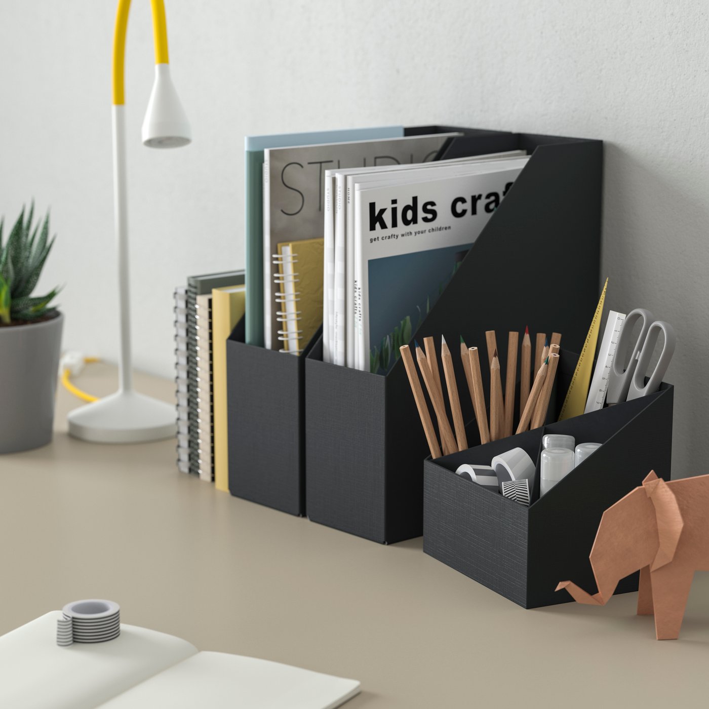 An anthracite FJÄDERHARV desk organiser