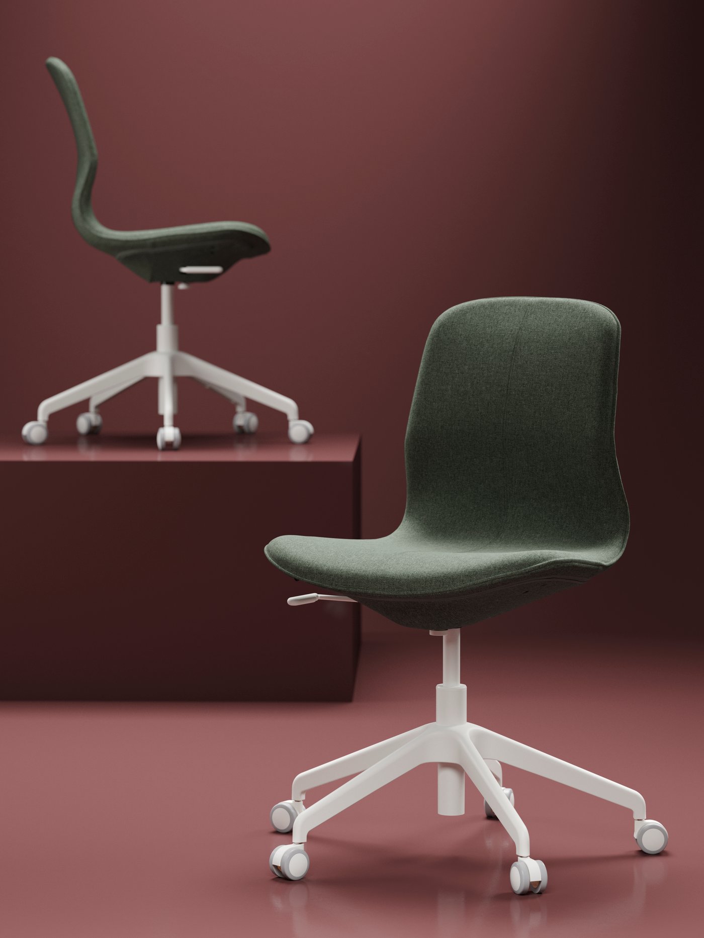 A Gunnared green-grey/white LÅNGFJÄLL conference chair