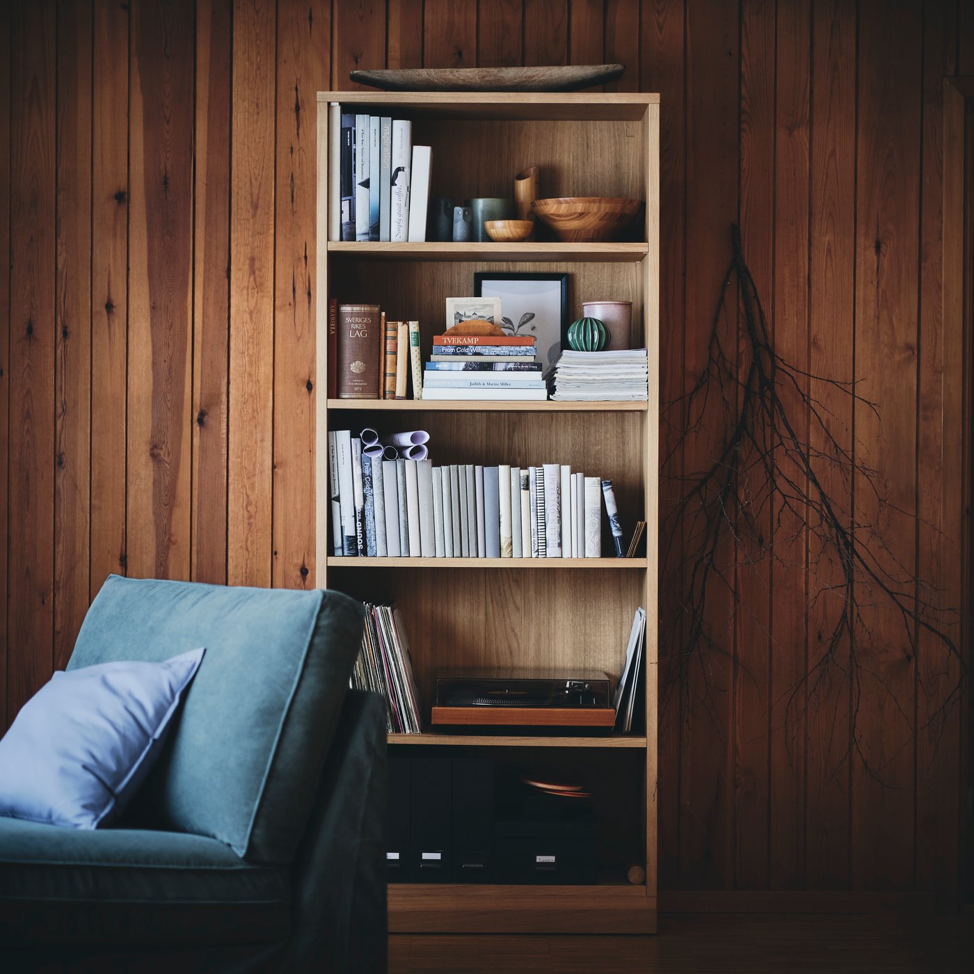 An oak veneer TONSTAD bookcase
