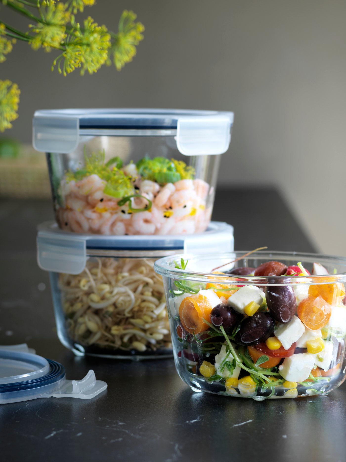 Bekas makanan kaca kedap udara IKEA 365+ yang boleh ditindankan. 