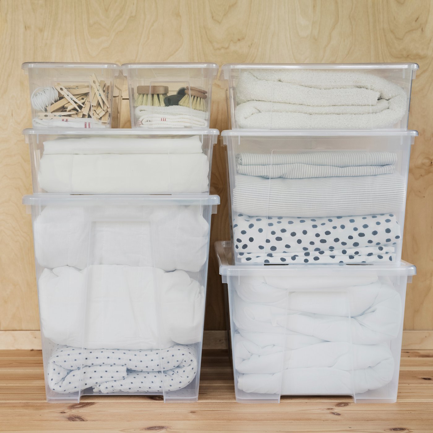 Cajas transparantes SAMLA de diferentes tamaño para almacenar diferentes cosas.