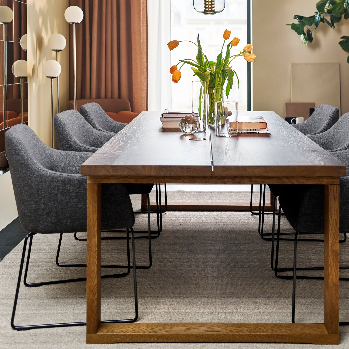 An oak veneer brown stained/Gunnared dark grey black MÖRBYLÅNGA table and 6 chairs