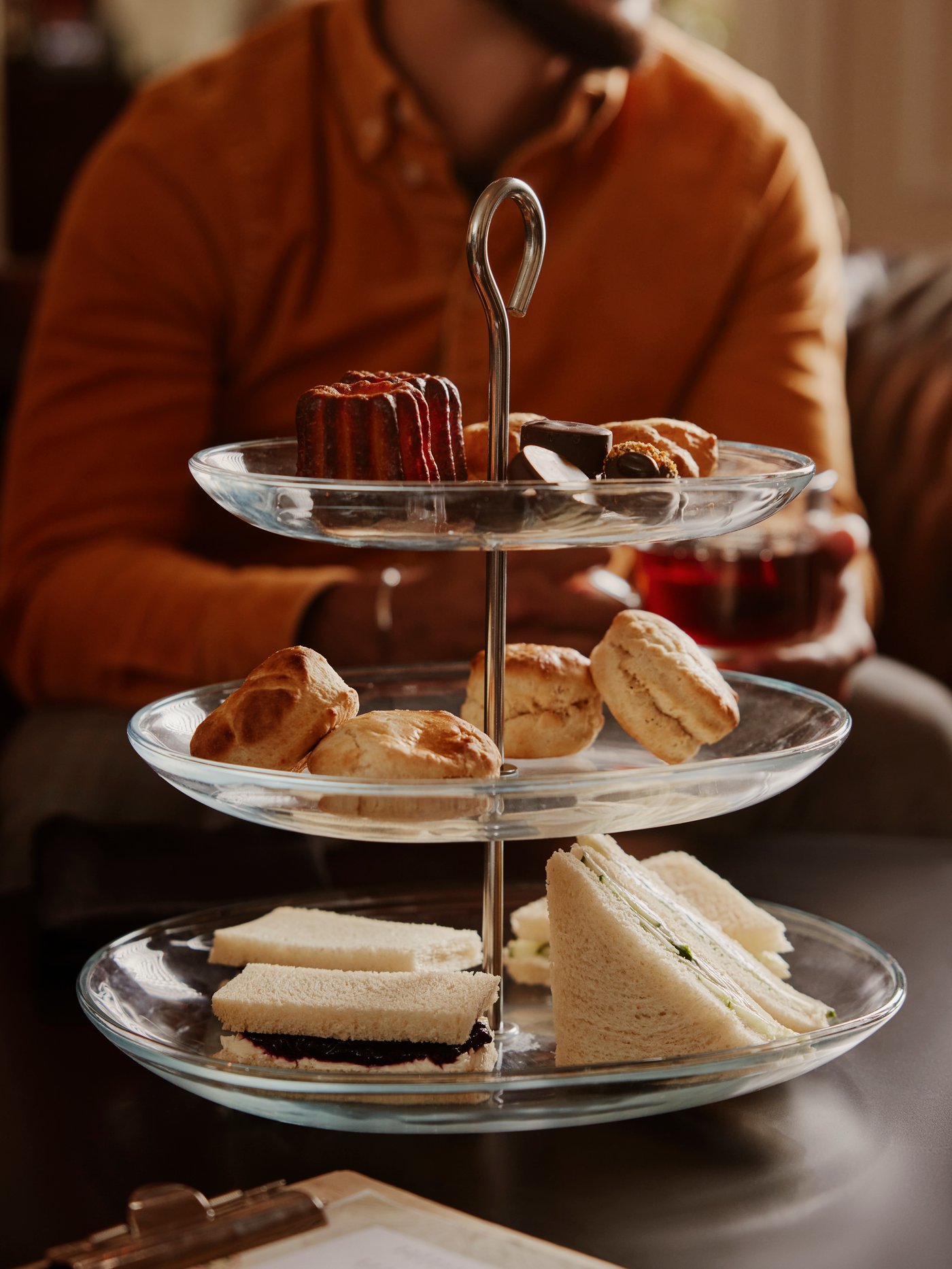 A clear glass/stainless steel KVITTERA serving stand, three tiers