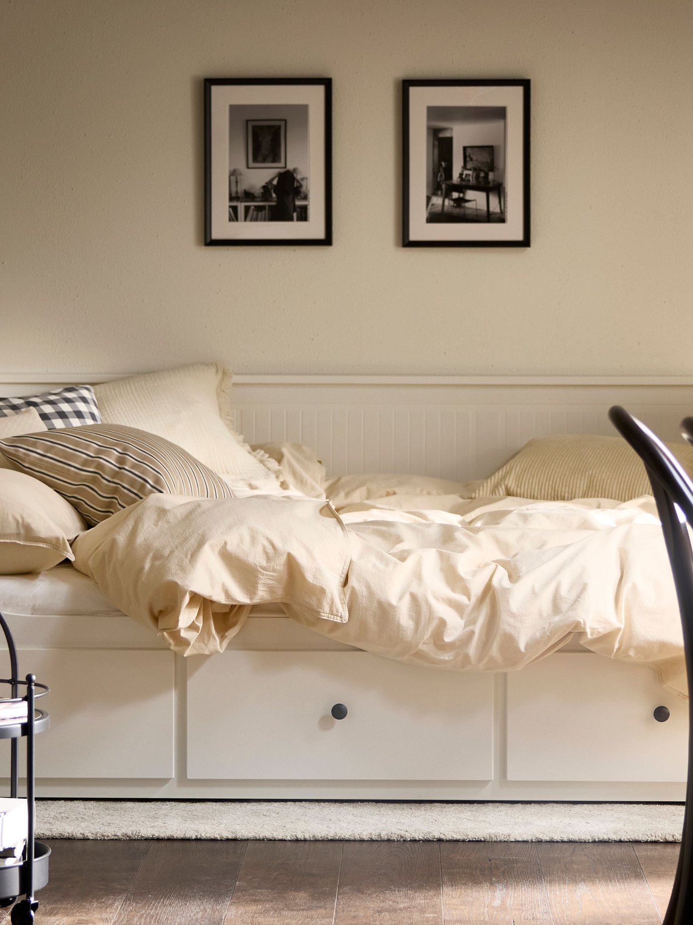 An anthracite white/check EKTANDVINGE duvet cover and pillowcase