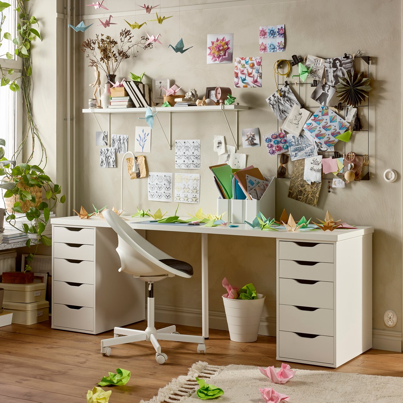 A white ALEX desk