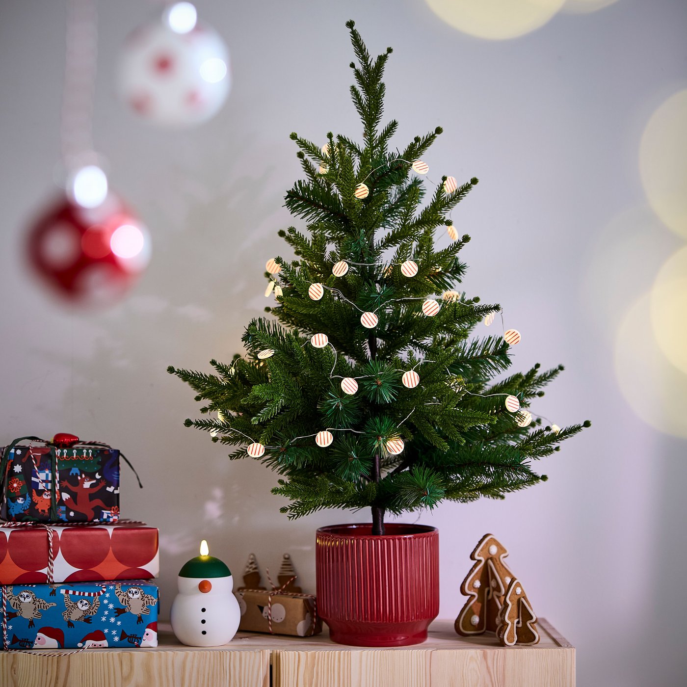 An in/outdoor/Christmas tree green VINTERFINT artificial potted plant