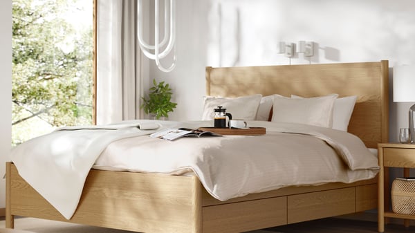 Bed with quilt cover