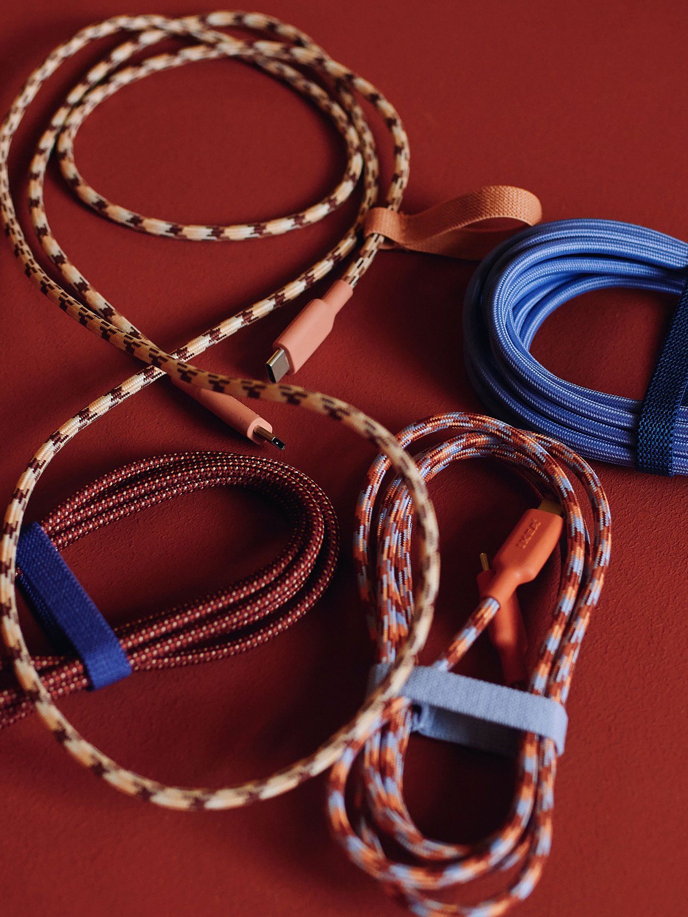 A lilac LILLHULT USB-C to USB-C