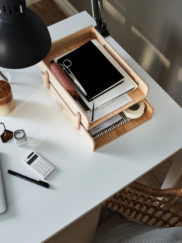 KLÄMMEMACKA letter tray on a MELLTORP desk.