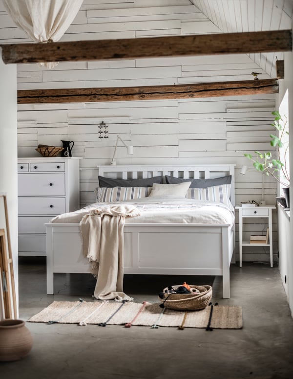 Nachttisch HEMNES, weiss lackiert.