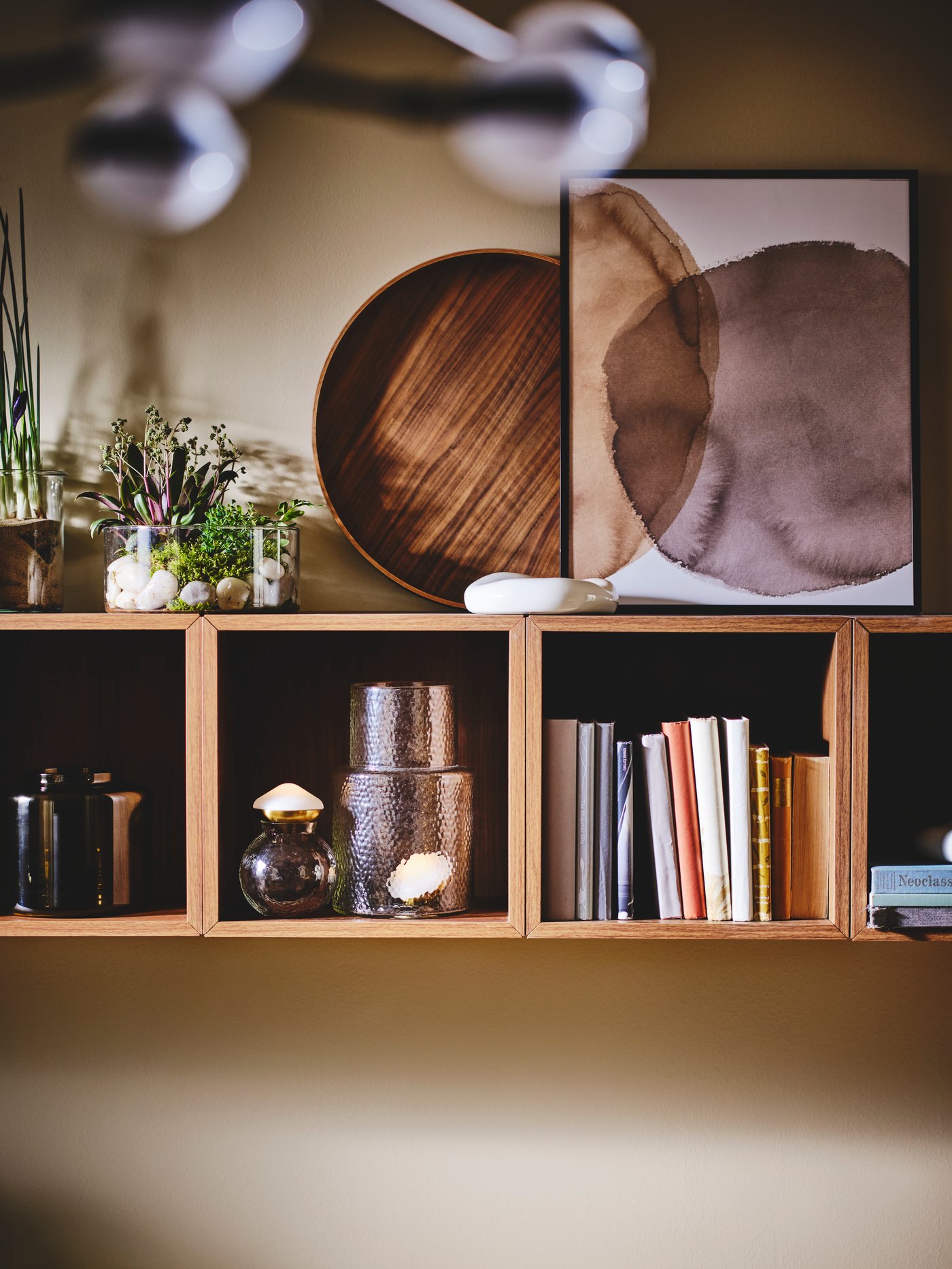 A brass-colour diamond-shaped BJÖRKSPIREA LED decoration lighting