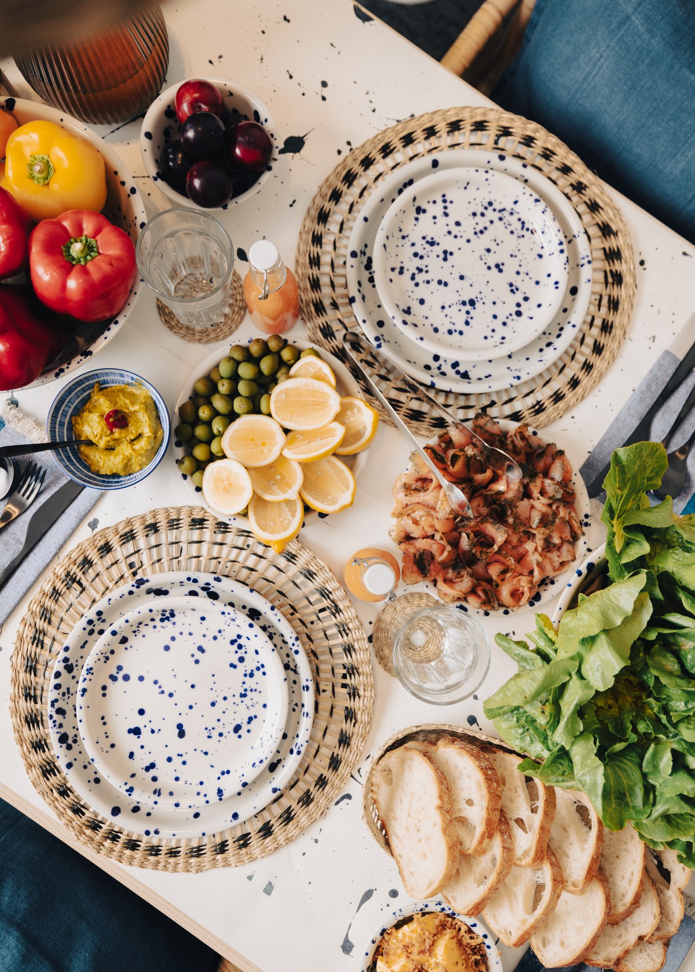 A patterned/blue SILVERSIDA plate