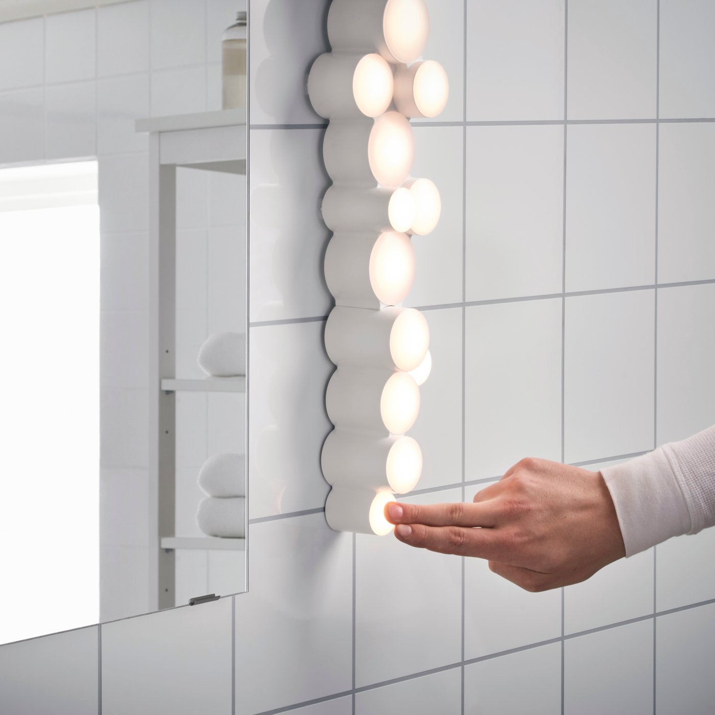 Valge/läikiv SÖDERSVIK LED-seinalamp