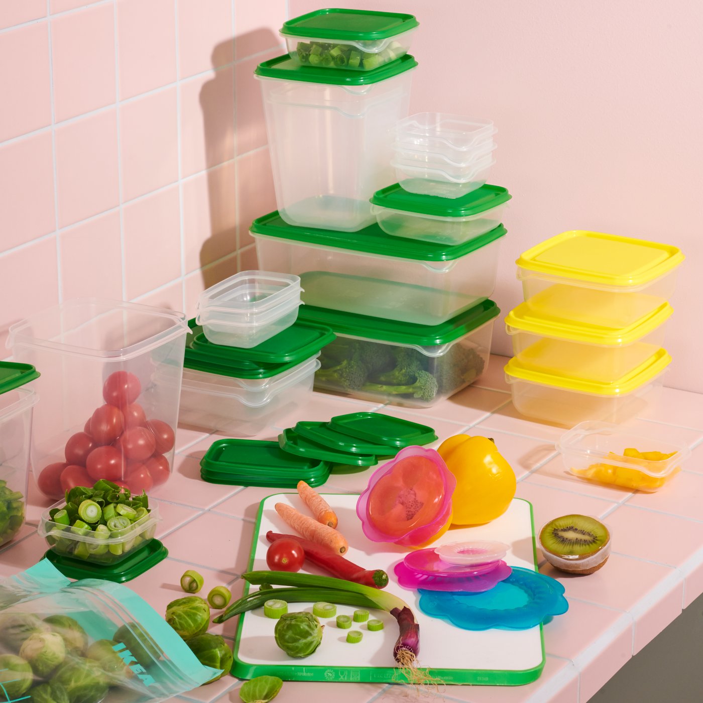 Storage boxes in different sizes