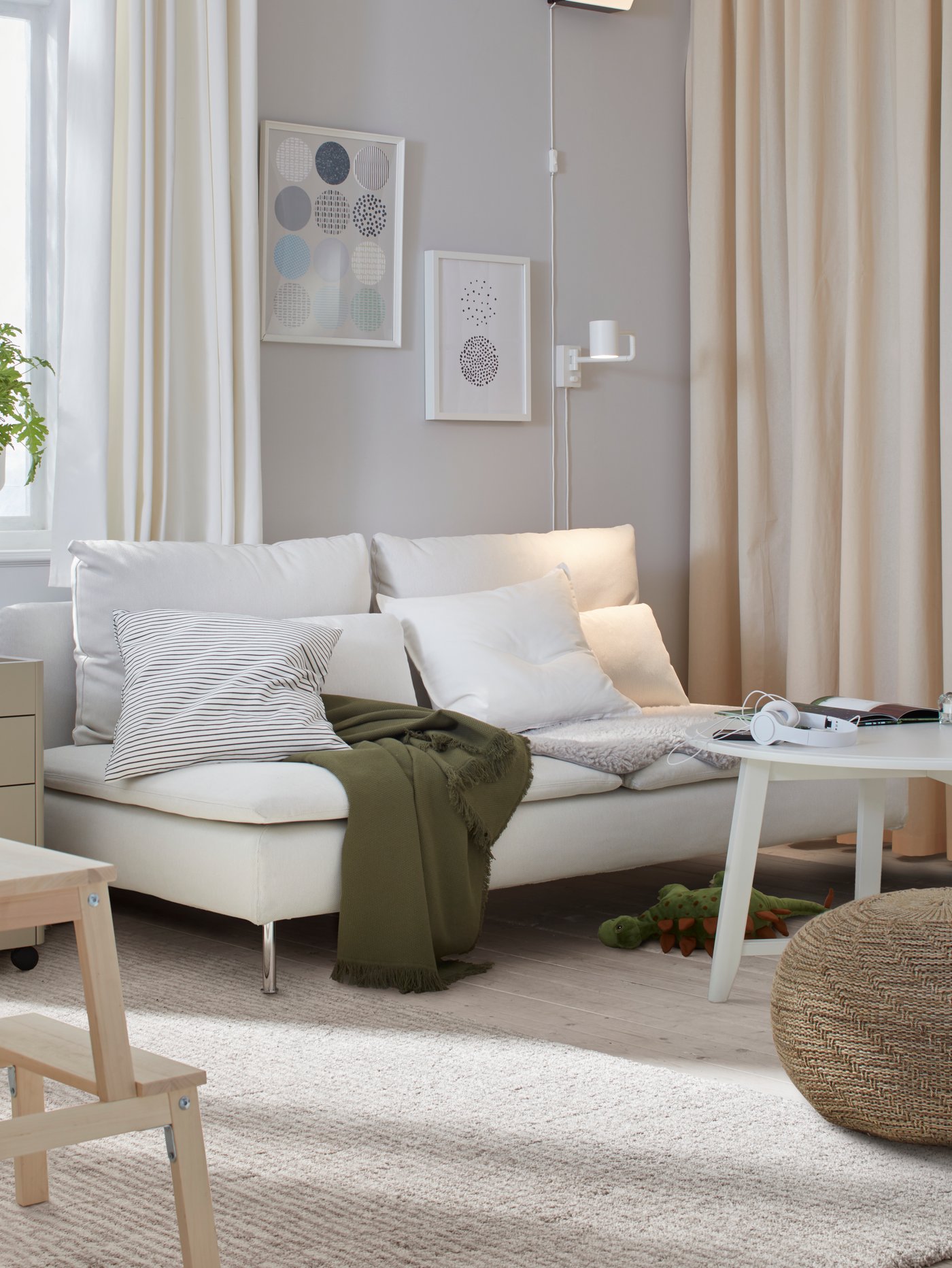 A SÖDERHAMN 3-seat sec Finnsta white  in the living room