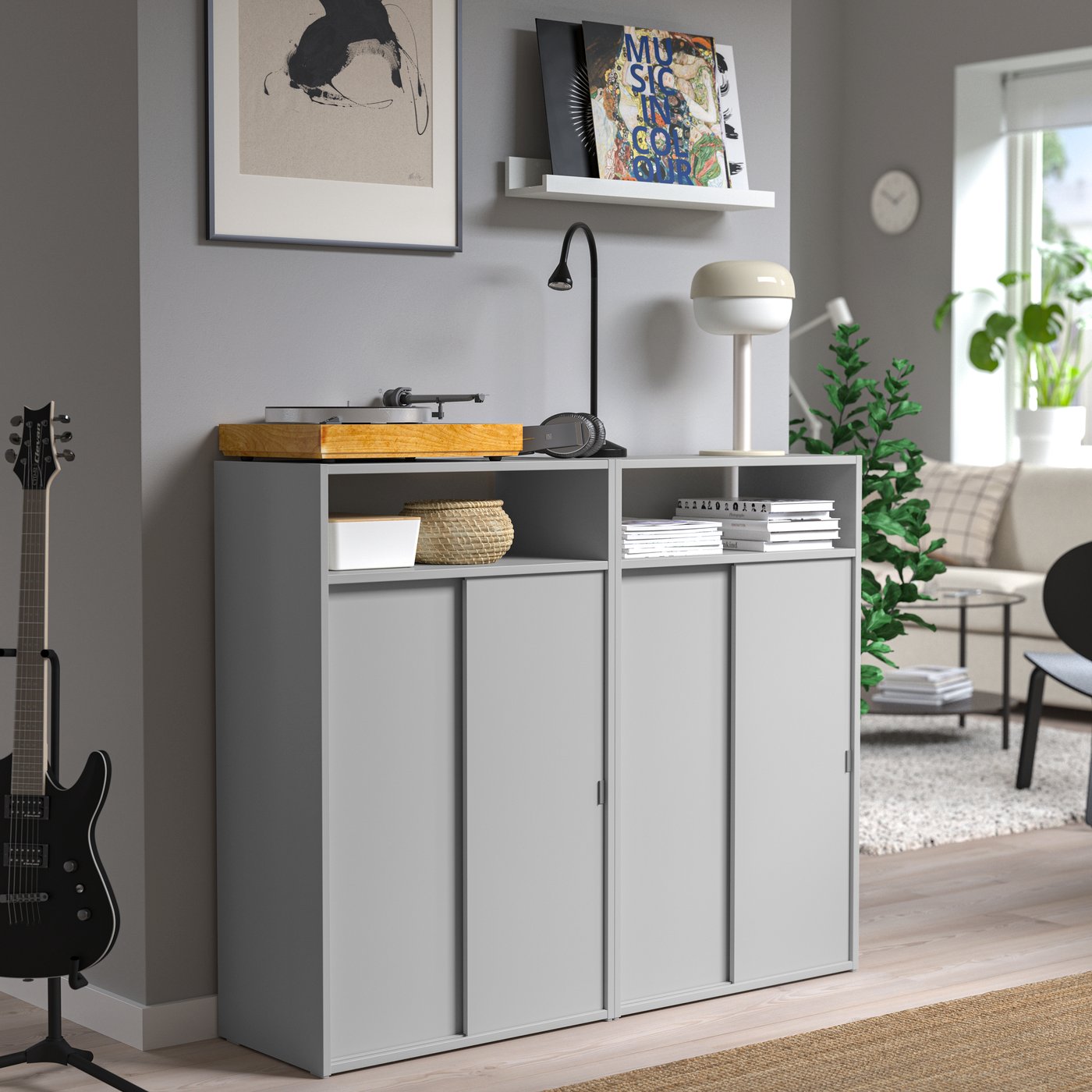 A light grey SPIKSMED cabinet combination