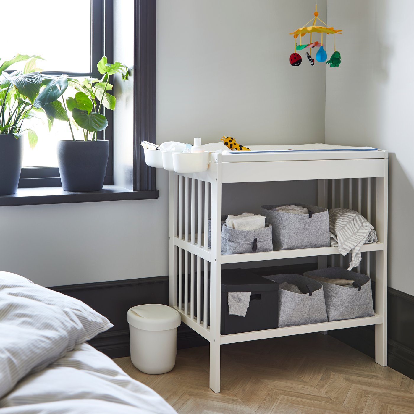 A white GULLIVER changing table in the bedroom