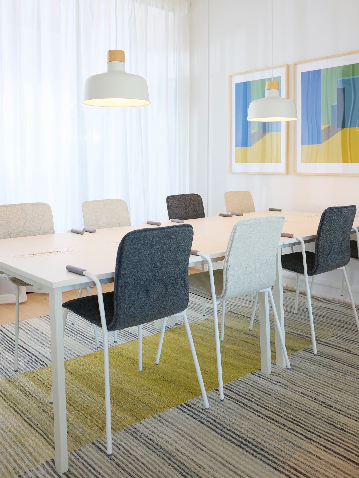 Housse de chaise LÄKTARE Gunnared beige clair dans un bureau à domicile.