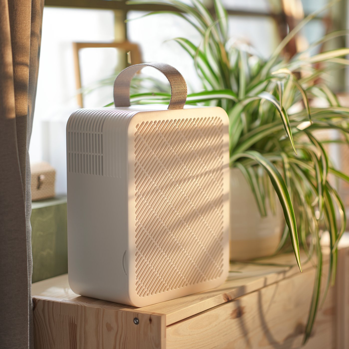 An UPPÅTVIND air purifier