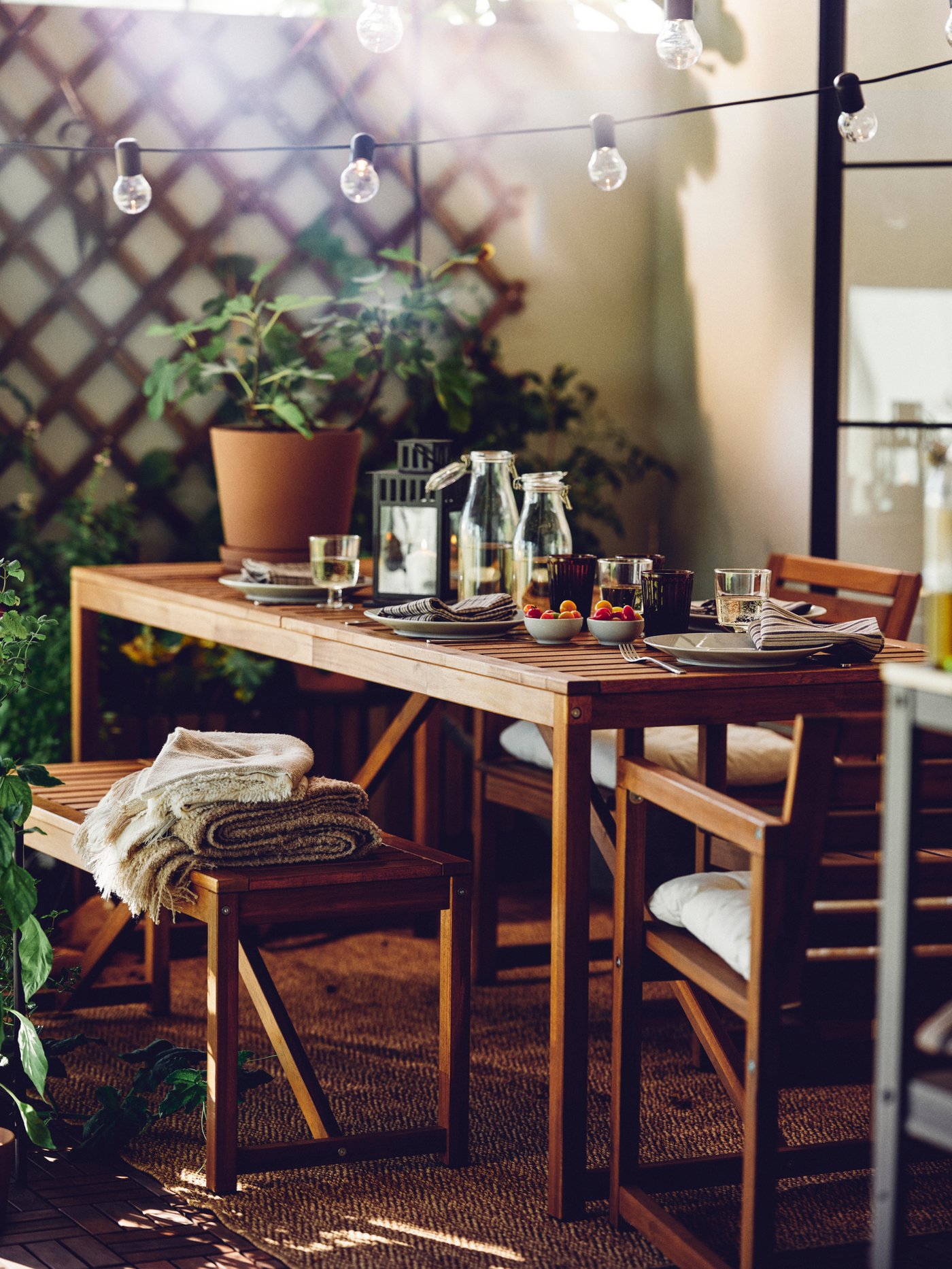 Outdoor dining table and chairs