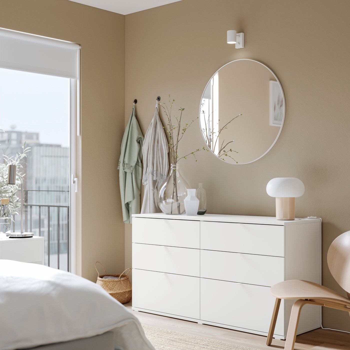 A white/anchor/unlock-function VIHALS chest of 6 drawers