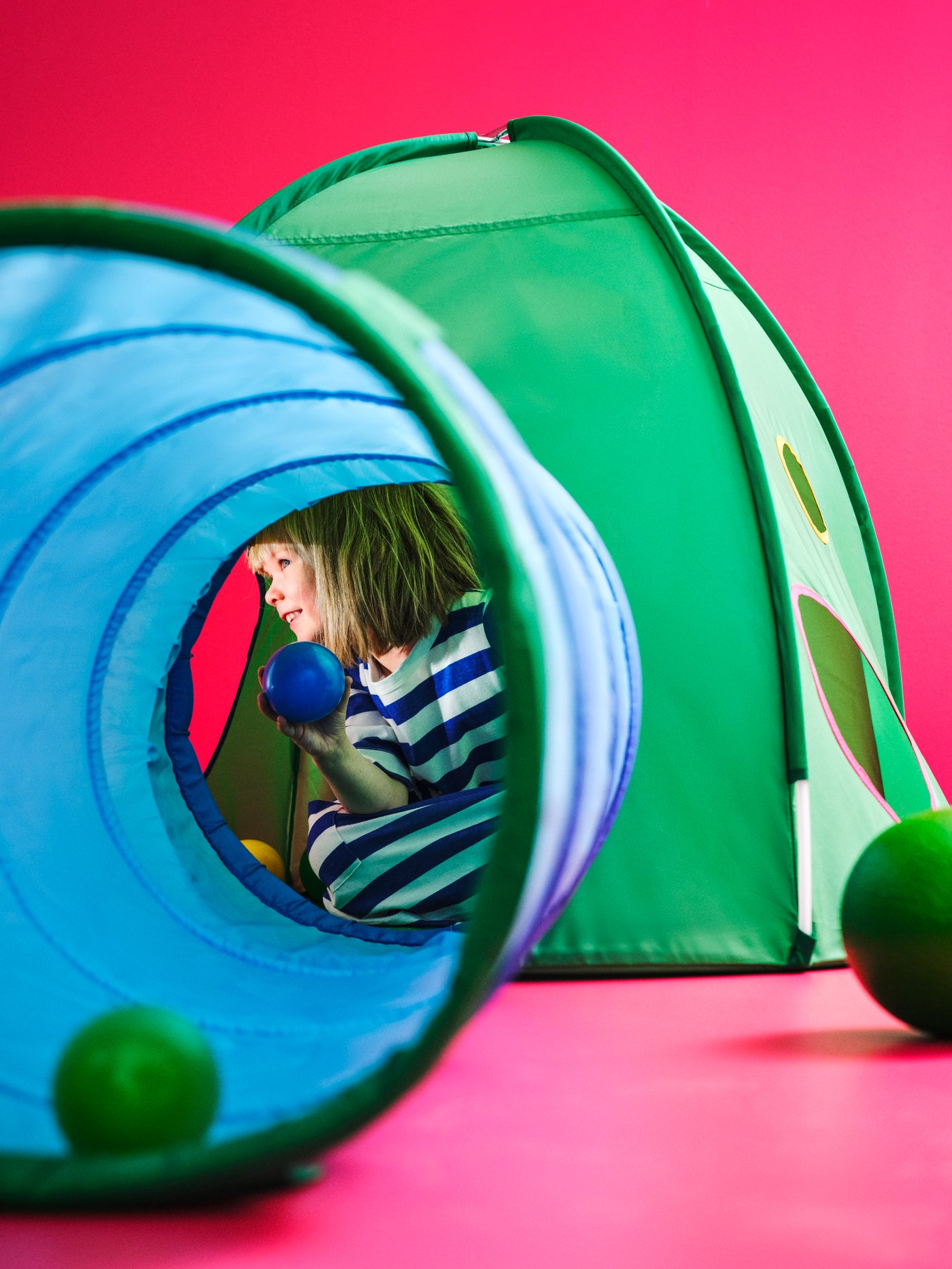 A green DVÄRGMÅS children's tent